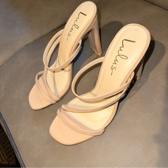 Brand new Lulu’s heels - Picture 4 of 6